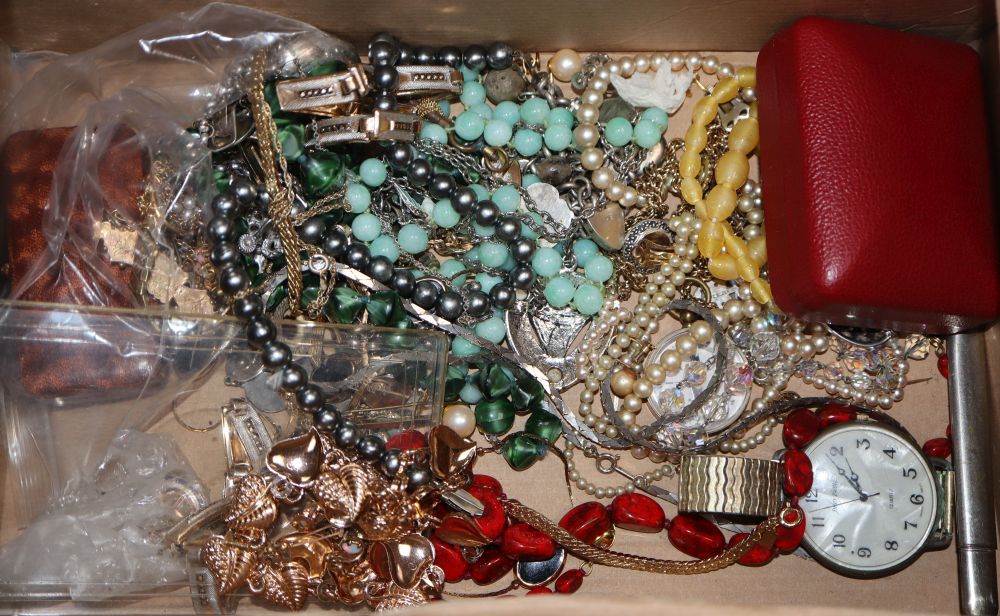 A pair of 9ct gold cufflinks, a 15ct ring(a.f.), an 18ct and white opal ring, two 9ct and white opal pendant on chain, etc.